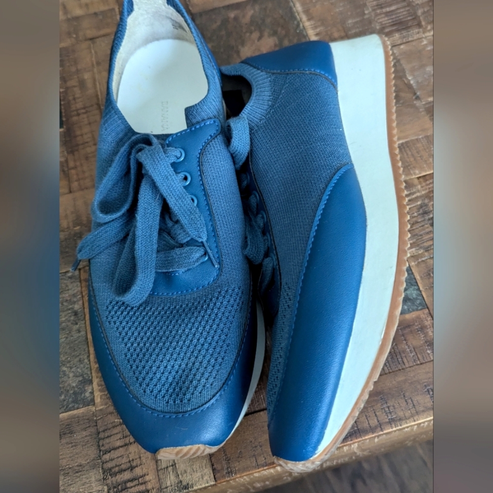 Banana Republic Cloth Trainer - Picture 4 of 11